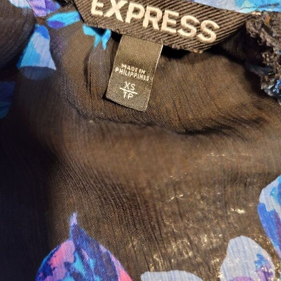 Express Floral Lace Short Sheer Kimono - Picture 15 of 16